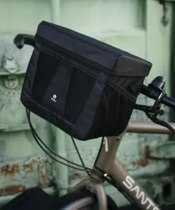 AGU Box Performance Stuurtas KLICKfix - Waterafstotende Fietstas Van Gerecycled Polyester - 3M Reflectie - 8 Liter - Zwart -Fietsen-accessoires Verkoopwinkel 550x826 2